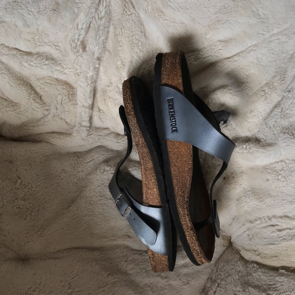 Used Birkenstock’s (so comfy)